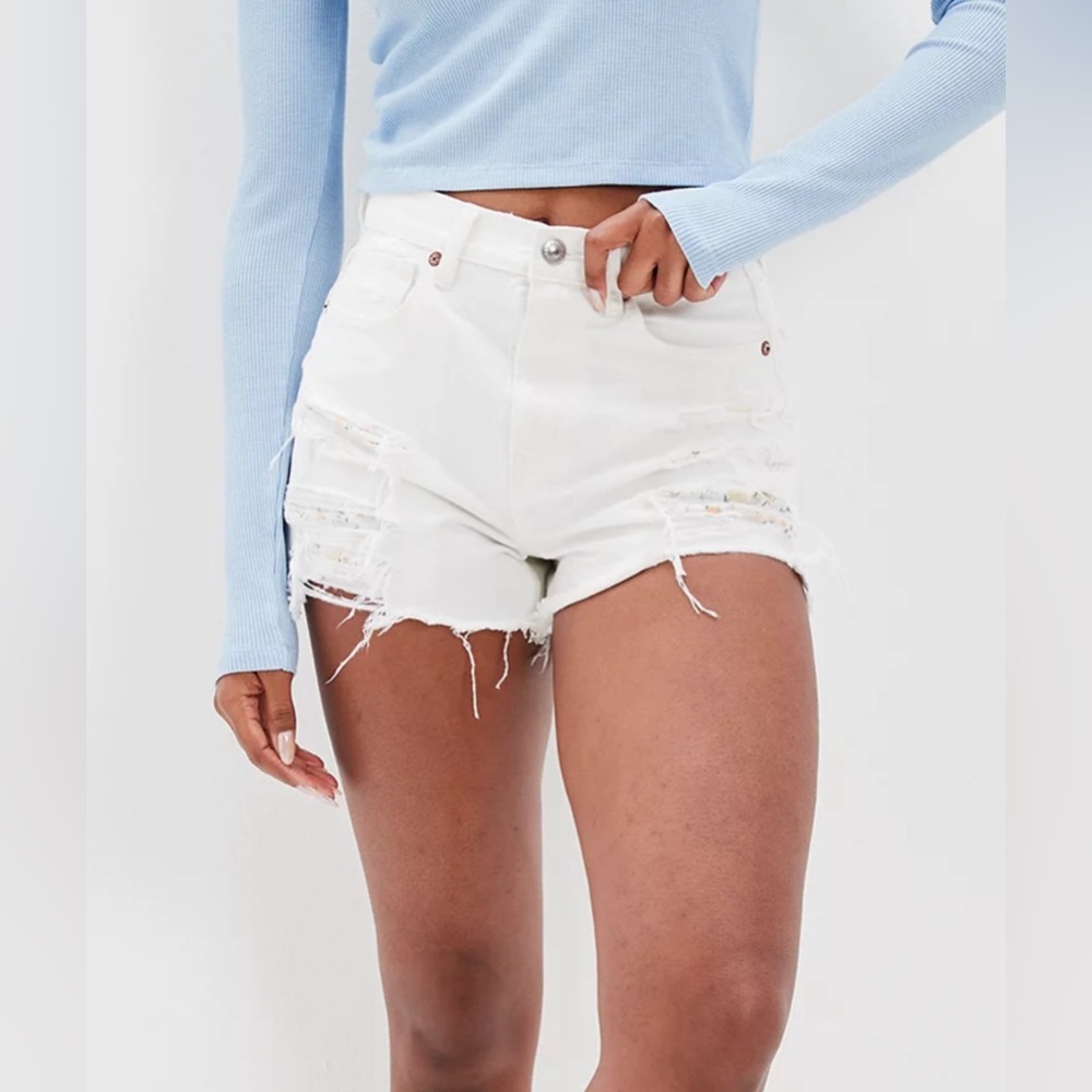 American Eagle outfitters white distressed denim shorts size 8 super stretch